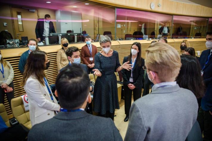 Vestager_meets_young_experts